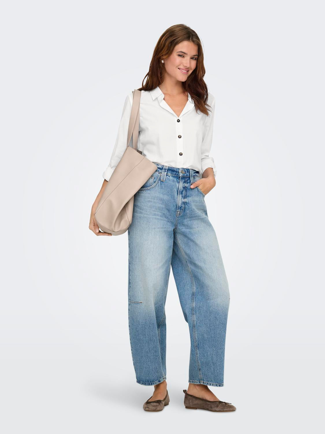 model_shot-front_full